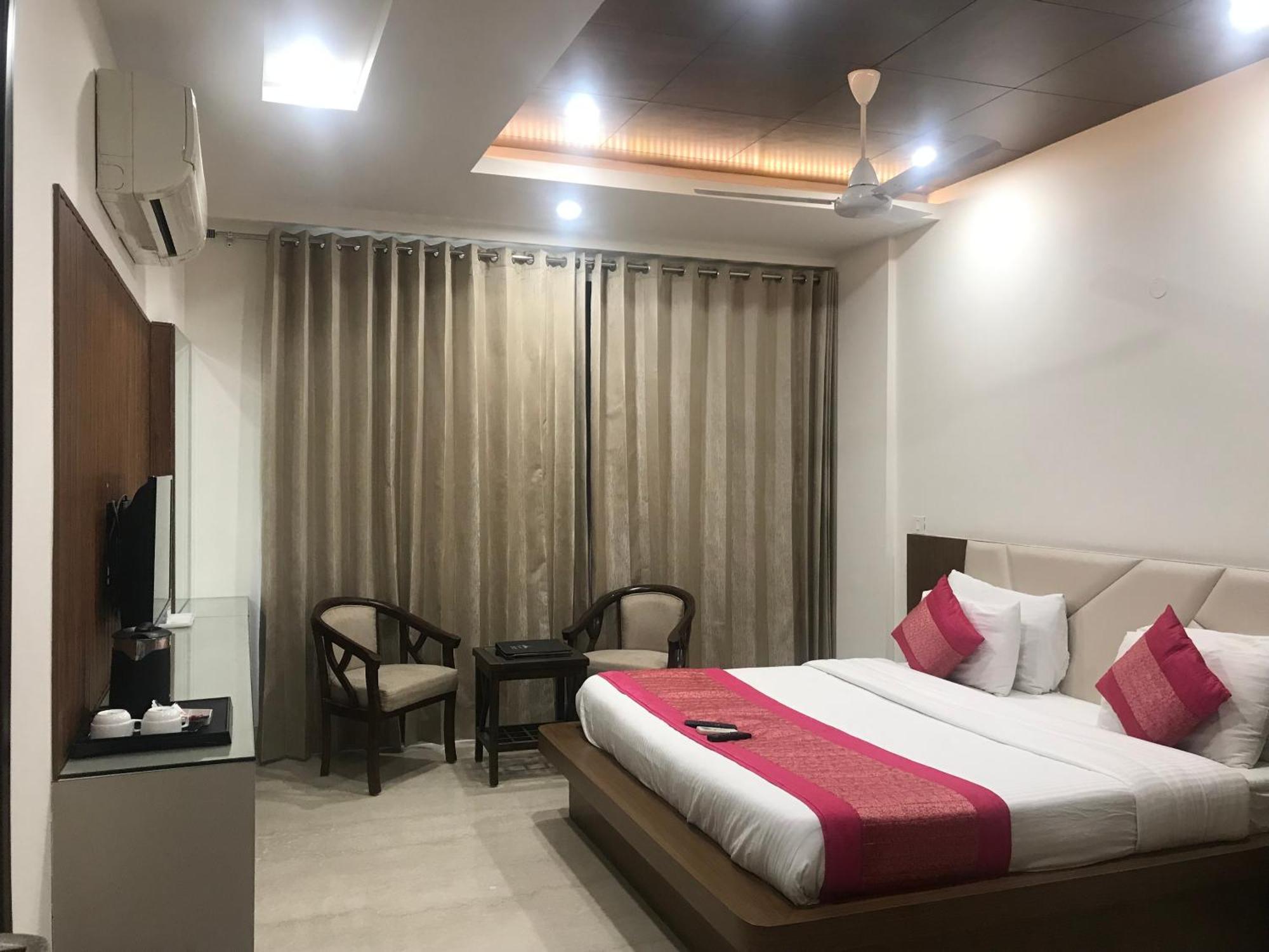 Gazebo Inn & Suites Medanta Gurgaon Exterior foto