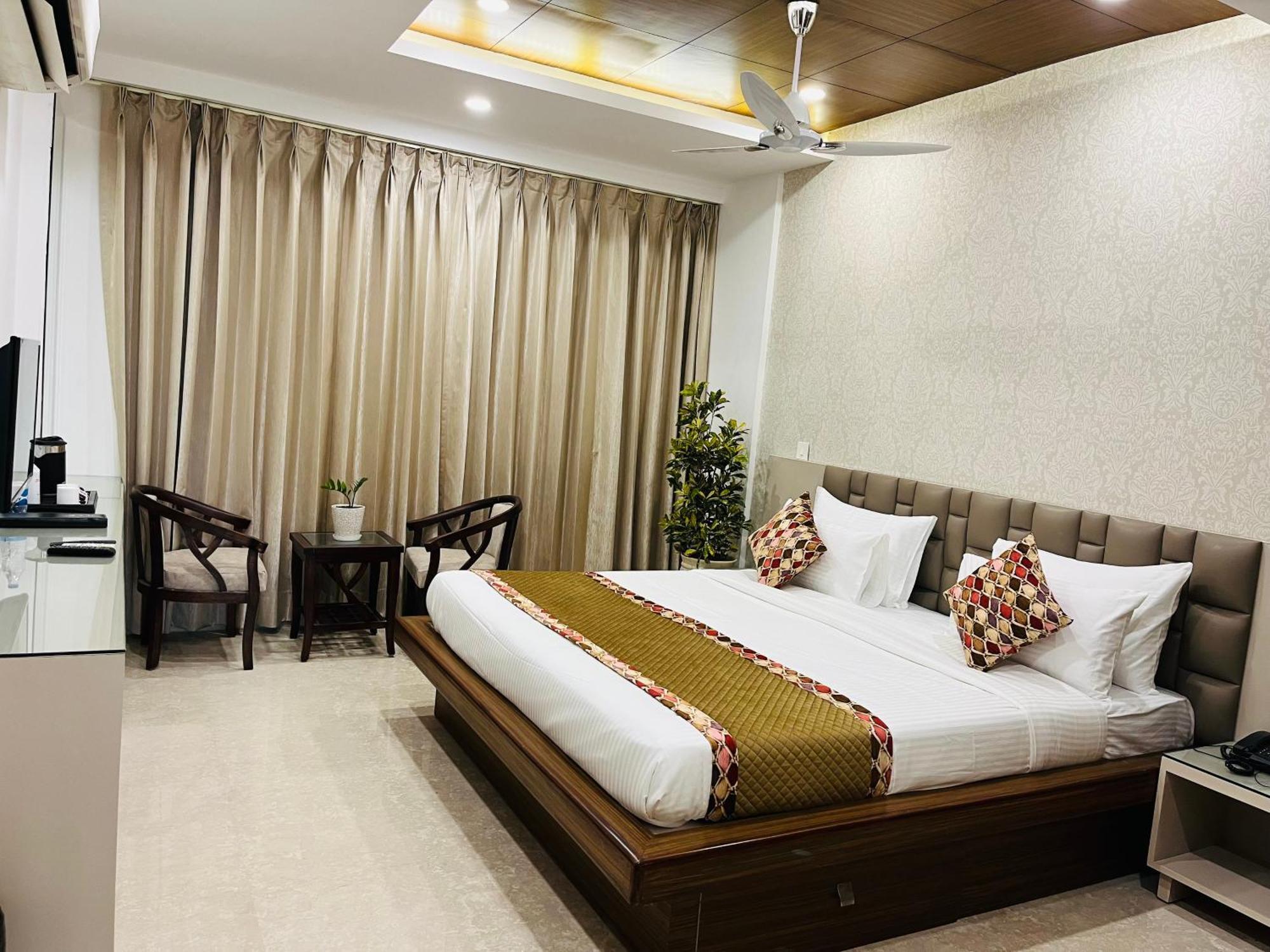 Gazebo Inn & Suites Medanta Gurgaon Exterior foto